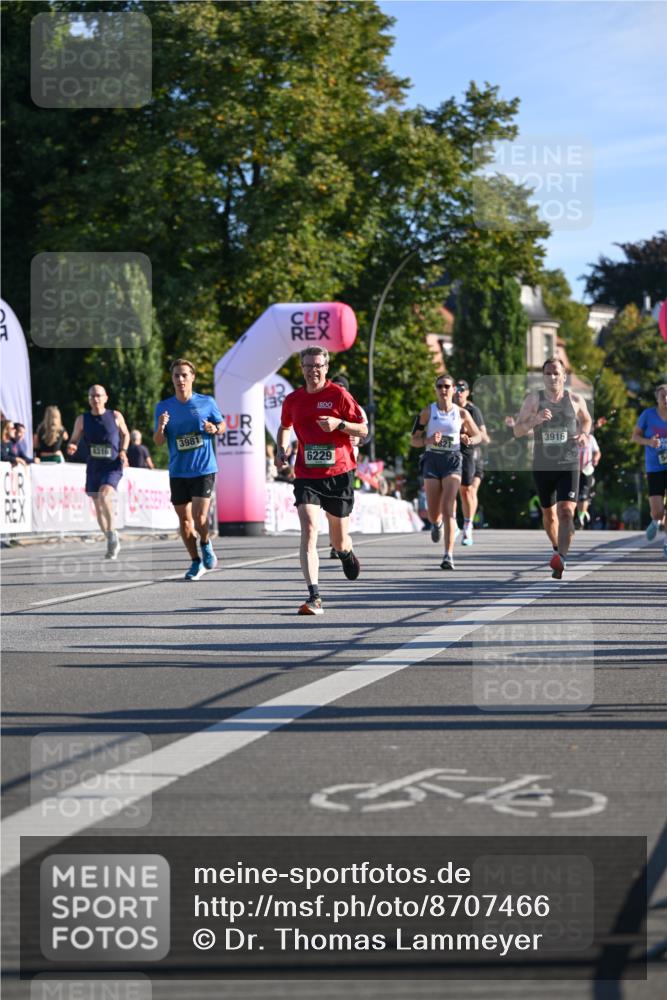 07.09.2025 - BARMER Alsterlauf Dr. Thomas Lammeyer http://msf.ph/oto/8707466 07.09.2025 09:27:50 Laufen 1316, 3981, 6229, 3916, 54, 15 meine-sportfotos.de