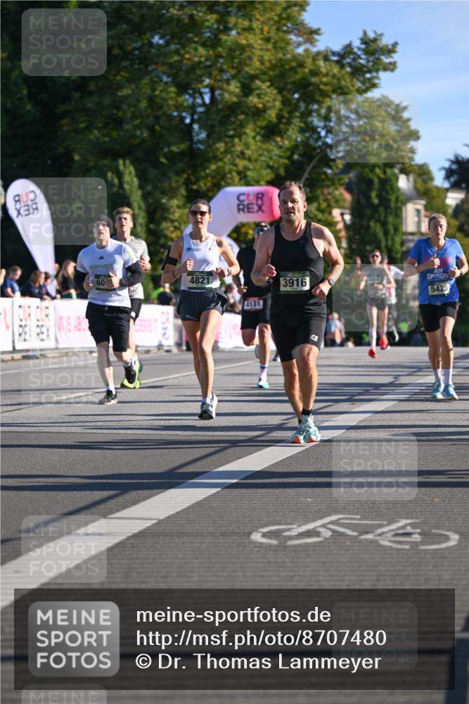 07.09.2025 - BARMER Alsterlauf Dr. Thomas Lammeyer http://msf.ph/oto/8707480 07.09.2025 09:27:53 Laufen 60, 4821, 3916, 4131, 5423 meine-sportfotos.de