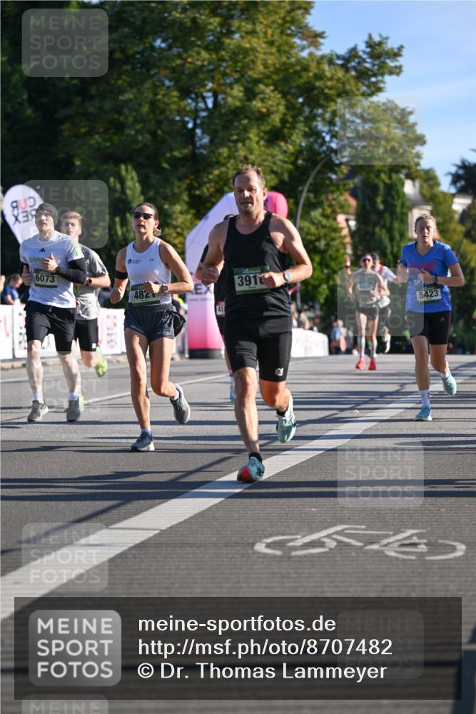 07.09.2025 - BARMER Alsterlauf Dr. Thomas Lammeyer http://msf.ph/oto/8707482 07.09.2025 09:27:53 Laufen 6073, 482, 2, 41, 3910, 5423 meine-sportfotos.de