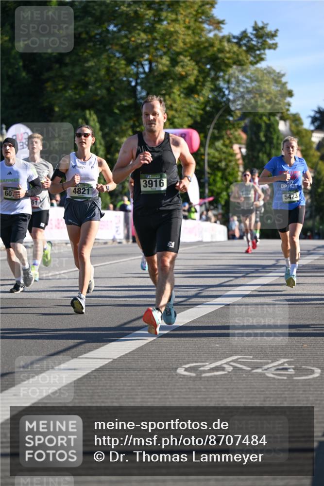 07.09.2025 - BARMER Alsterlauf Dr. Thomas Lammeyer http://msf.ph/oto/8707484 07.09.2025 09:27:53 Laufen 60, 39, 3916, 4821, 5423 meine-sportfotos.de