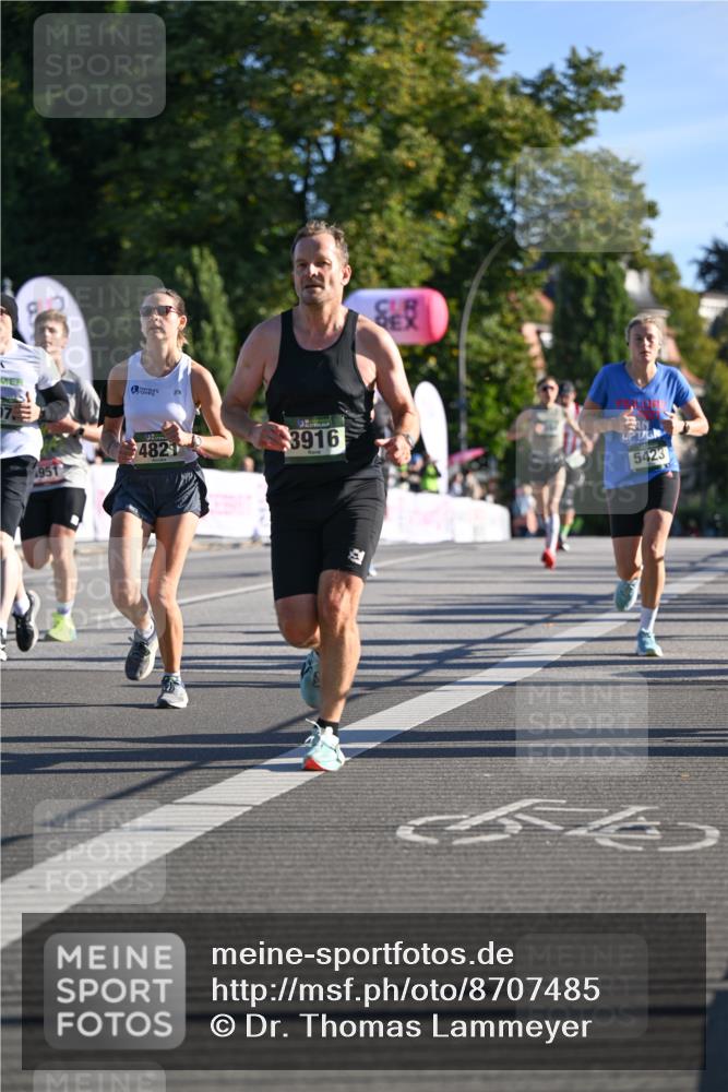 07.09.2025 - BARMER Alsterlauf Dr. Thomas Lammeyer http://msf.ph/oto/8707485 07.09.2025 09:27:54 Laufen 4821, 3916, 951, 5423 meine-sportfotos.de