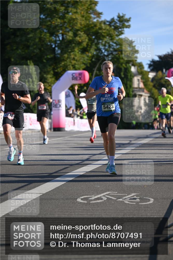 07.09.2025 - BARMER Alsterlauf Dr. Thomas Lammeyer http://msf.ph/oto/8707491 07.09.2025 09:27:55 Laufen 5423 meine-sportfotos.de