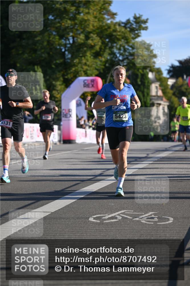 07.09.2025 - BARMER Alsterlauf Dr. Thomas Lammeyer http://msf.ph/oto/8707492 07.09.2025 09:27:55 Laufen 4131, 5423 meine-sportfotos.de