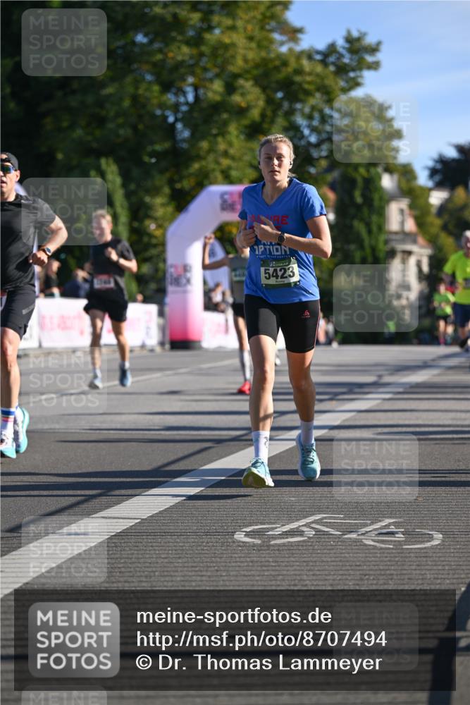 07.09.2025 - BARMER Alsterlauf Dr. Thomas Lammeyer http://msf.ph/oto/8707494 07.09.2025 09:27:55 Laufen 5423 meine-sportfotos.de