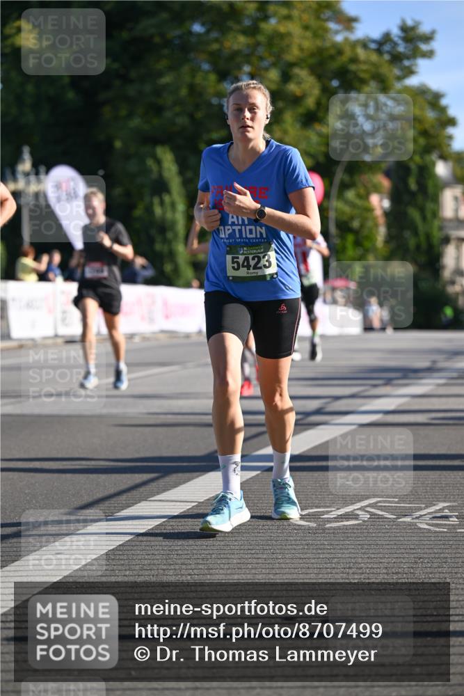07.09.2025 - BARMER Alsterlauf Dr. Thomas Lammeyer http://msf.ph/oto/8707499 07.09.2025 09:27:56 Laufen 5423 meine-sportfotos.de