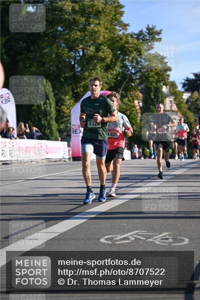07.09.2025 - BARMER Alsterlauf Dr. Thomas Lammeyer http://msf.ph/oto/8707522 07.09.2025 09:28:01 Laufen 5329, 4762, 825, 54 meine-sportfotos.de