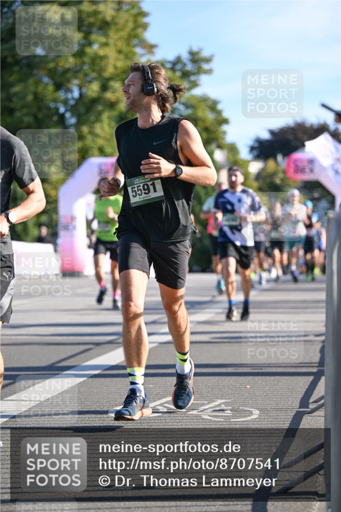 07.09.2025 - BARMER Alsterlauf Dr. Thomas Lammeyer http://msf.ph/oto/8707541 07.09.2025 09:28:04 Laufen 5591 meine-sportfotos.de