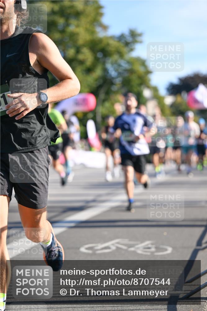 07.09.2025 - BARMER Alsterlauf Dr. Thomas Lammeyer http://msf.ph/oto/8707544 07.09.2025 09:28:05 Laufen  meine-sportfotos.de