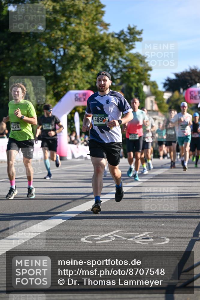 07.09.2025 - BARMER Alsterlauf Dr. Thomas Lammeyer http://msf.ph/oto/8707548 07.09.2025 09:28:06 Laufen 4224, 489, 2338 meine-sportfotos.de