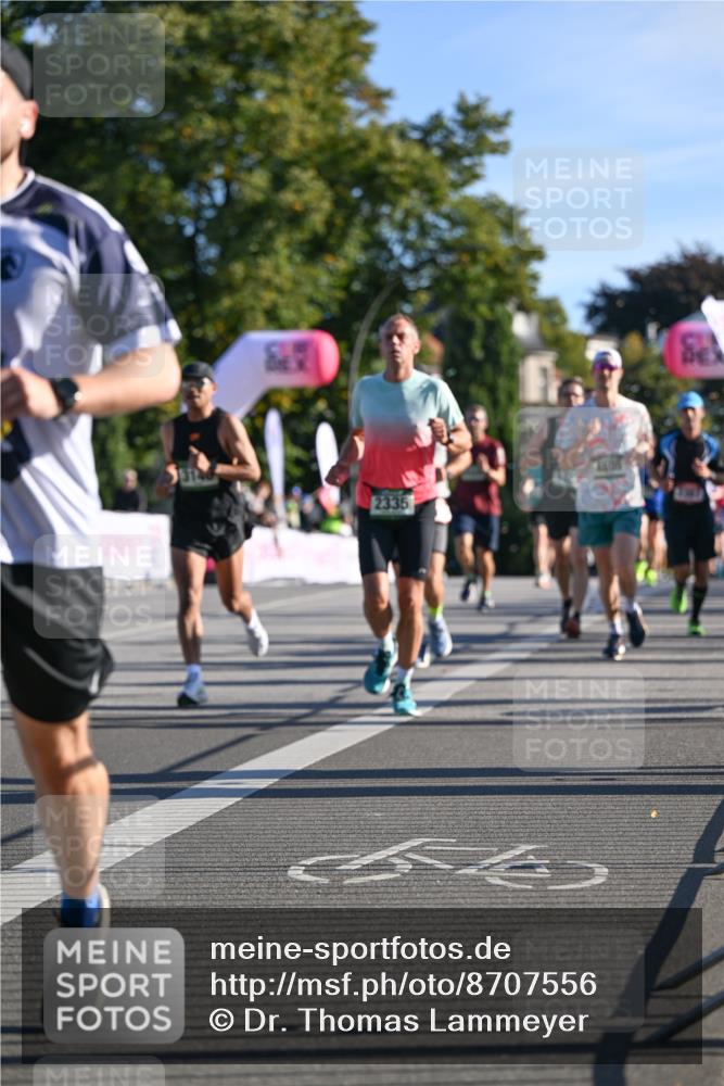 07.09.2025 - BARMER Alsterlauf Dr. Thomas Lammeyer http://msf.ph/oto/8707556 07.09.2025 09:28:07 Laufen 2335, 4406, 2047 meine-sportfotos.de