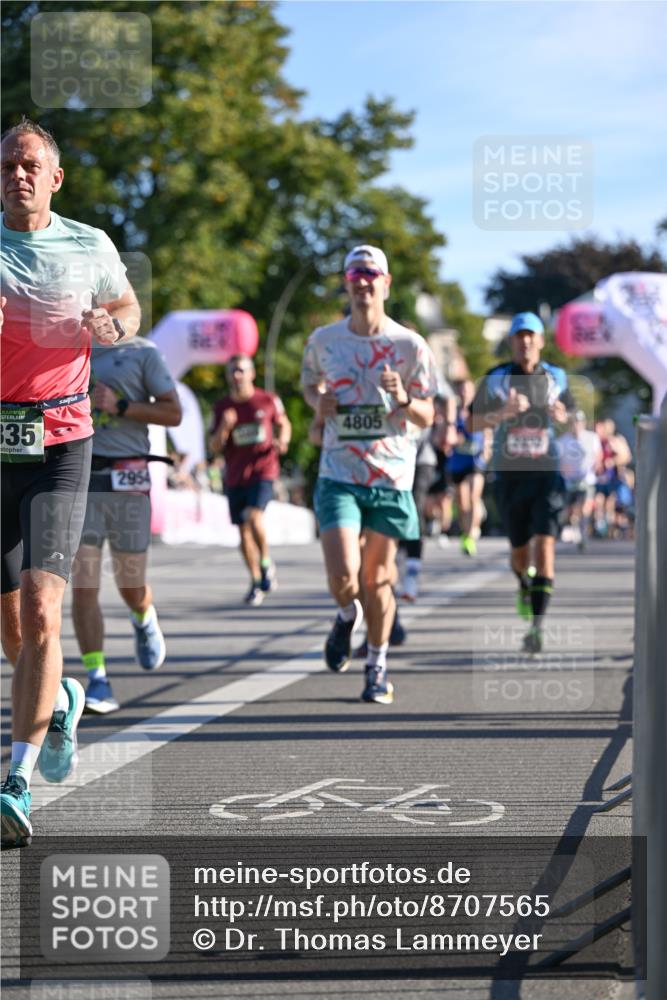 07.09.2025 - BARMER Alsterlauf Dr. Thomas Lammeyer http://msf.ph/oto/8707565 07.09.2025 09:28:09 Laufen 335, 2954, 4805, 2312 meine-sportfotos.de