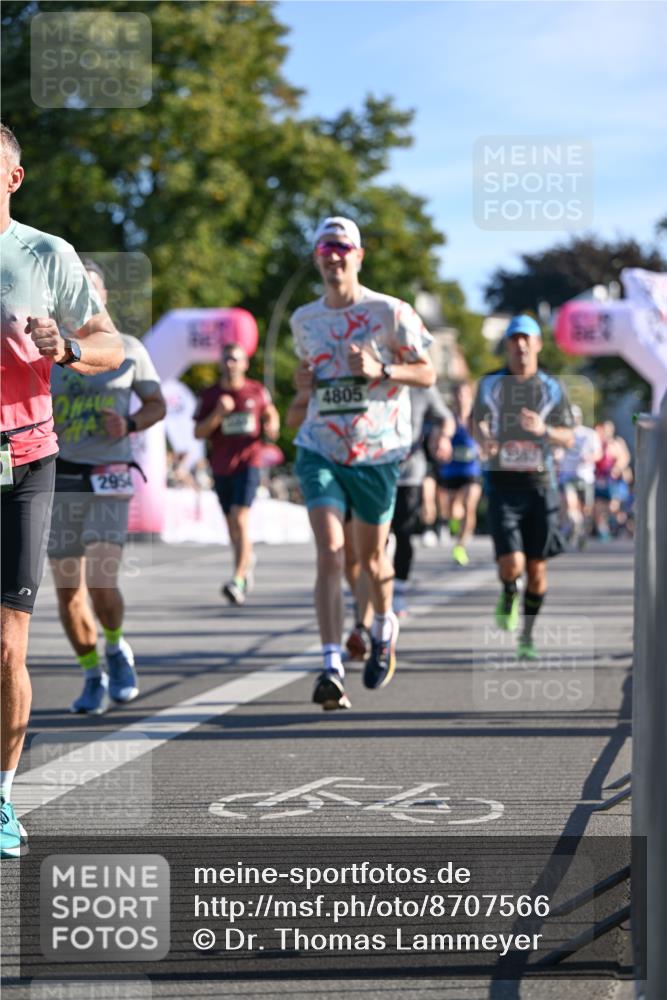 07.09.2025 - BARMER Alsterlauf Dr. Thomas Lammeyer http://msf.ph/oto/8707566 07.09.2025 09:28:09 Laufen 2954, 4805 meine-sportfotos.de