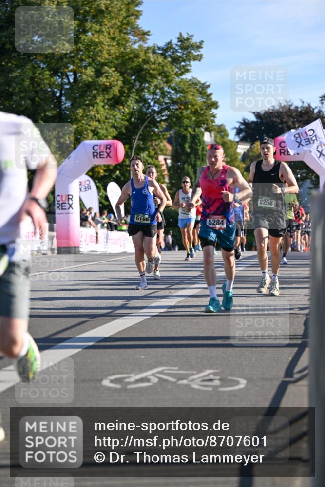07.09.2025 - BARMER Alsterlauf Dr. Thomas Lammeyer http://msf.ph/oto/8707601 07.09.2025 09:28:16 Laufen 6166, 5284, 8256 meine-sportfotos.de