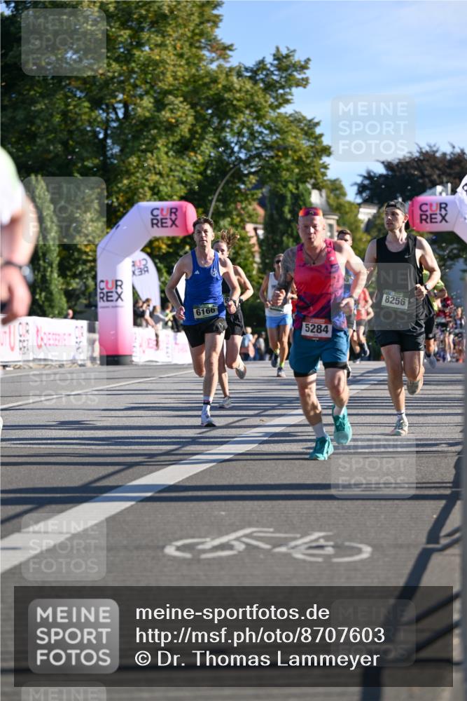 07.09.2025 - BARMER Alsterlauf Dr. Thomas Lammeyer http://msf.ph/oto/8707603 07.09.2025 09:28:17 Laufen 955, 6166, 5284, 8256, 554 meine-sportfotos.de