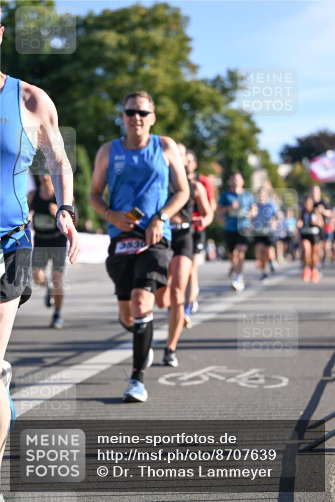 07.09.2025 - BARMER Alsterlauf Dr. Thomas Lammeyer http://msf.ph/oto/8707639 07.09.2025 09:28:26 Laufen 3530 meine-sportfotos.de
