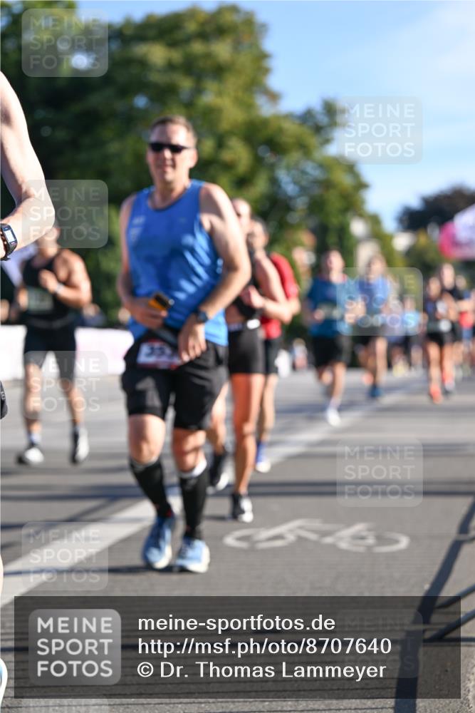 07.09.2025 - BARMER Alsterlauf Dr. Thomas Lammeyer http://msf.ph/oto/8707640 07.09.2025 09:28:26 Laufen 353 meine-sportfotos.de