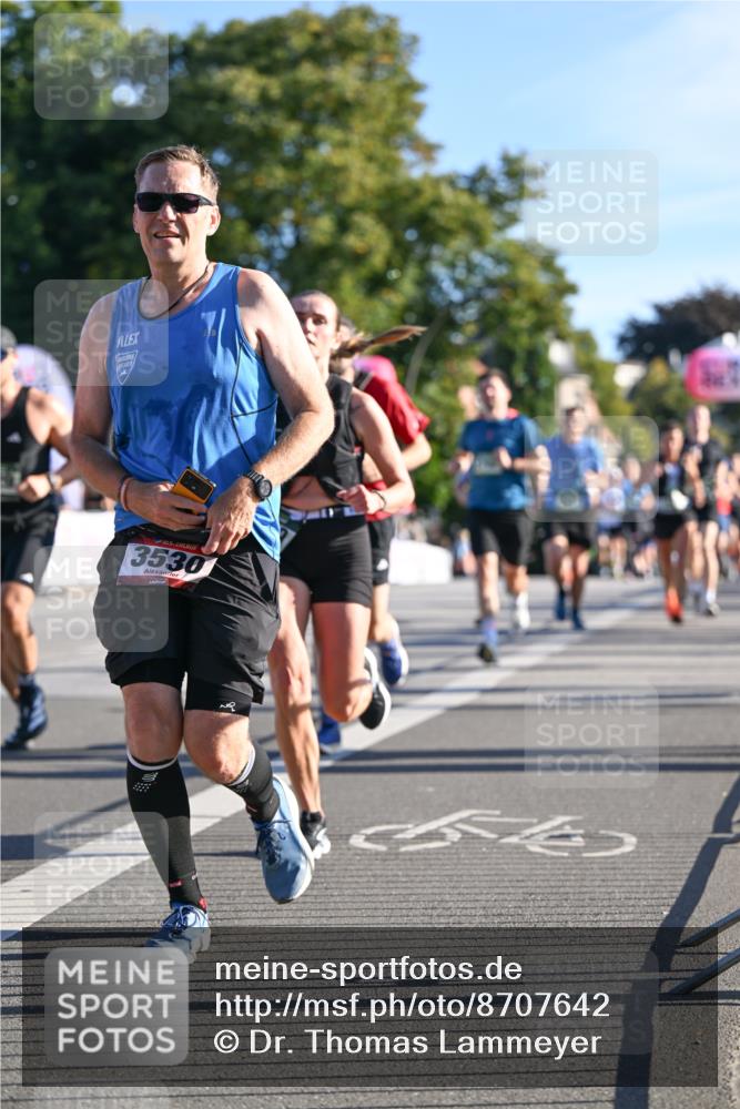 07.09.2025 - BARMER Alsterlauf Dr. Thomas Lammeyer http://msf.ph/oto/8707642 07.09.2025 09:28:26 Laufen 3530 meine-sportfotos.de