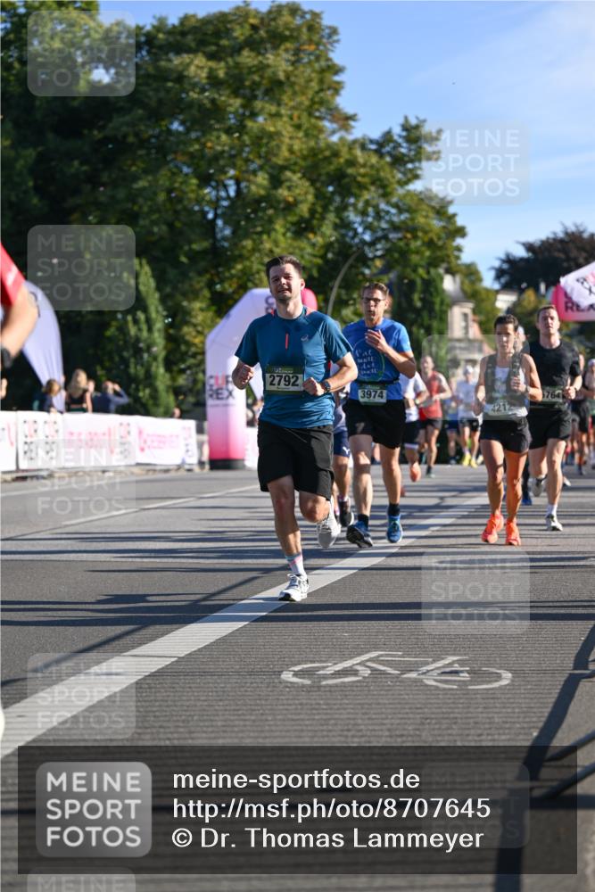 07.09.2025 - BARMER Alsterlauf Dr. Thomas Lammeyer http://msf.ph/oto/8707645 07.09.2025 09:28:28 Laufen 2792, 3974, 5764, 4212 meine-sportfotos.de