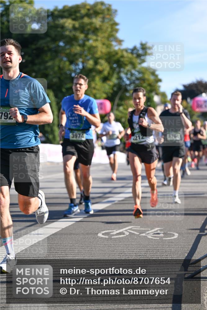 07.09.2025 - BARMER Alsterlauf Dr. Thomas Lammeyer http://msf.ph/oto/8707654 07.09.2025 09:28:29 Laufen 36, 792, 3974, 212, 5763, 54 meine-sportfotos.de