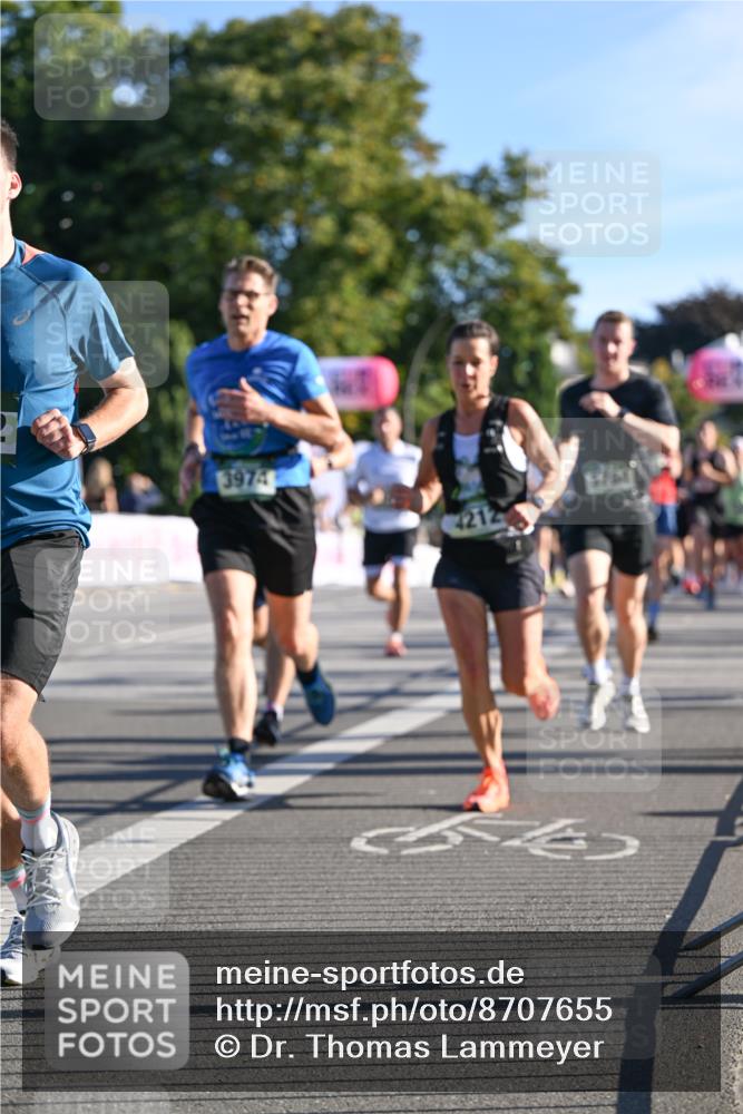 07.09.2025 - BARMER Alsterlauf Dr. Thomas Lammeyer http://msf.ph/oto/8707655 07.09.2025 09:28:29 Laufen 3974, 5764, 4212 meine-sportfotos.de