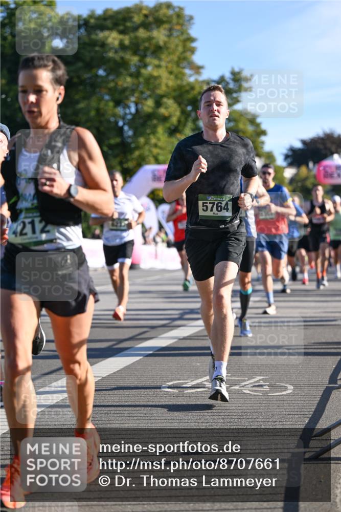 07.09.2025 - BARMER Alsterlauf Dr. Thomas Lammeyer http://msf.ph/oto/8707661 07.09.2025 09:28:30 Laufen 4212, 5764 meine-sportfotos.de