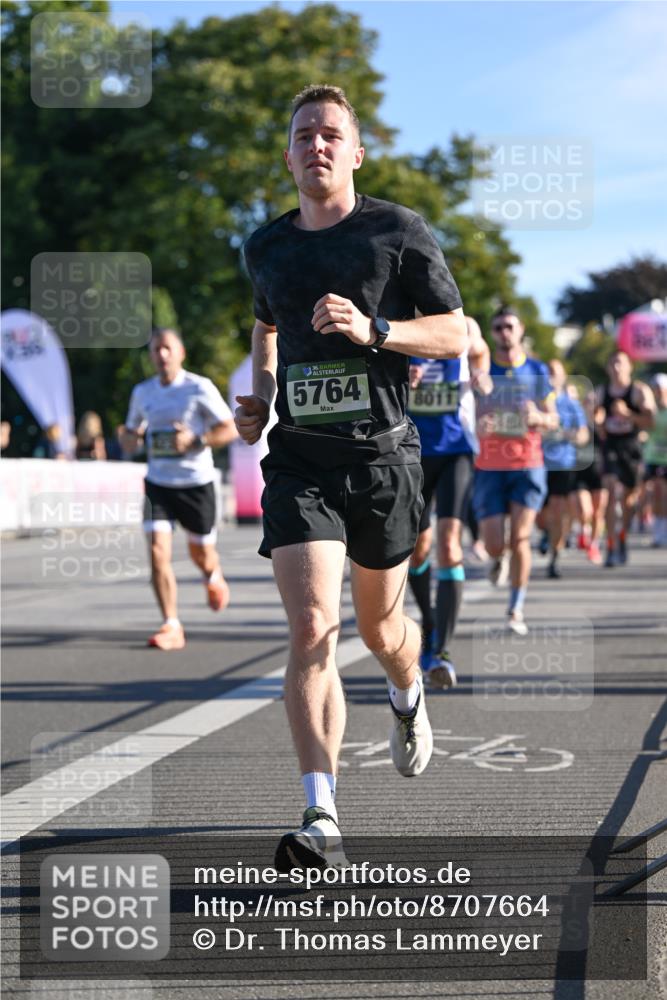 07.09.2025 - BARMER Alsterlauf Dr. Thomas Lammeyer http://msf.ph/oto/8707664 07.09.2025 09:28:31 Laufen 1036, 5764, 8011 meine-sportfotos.de