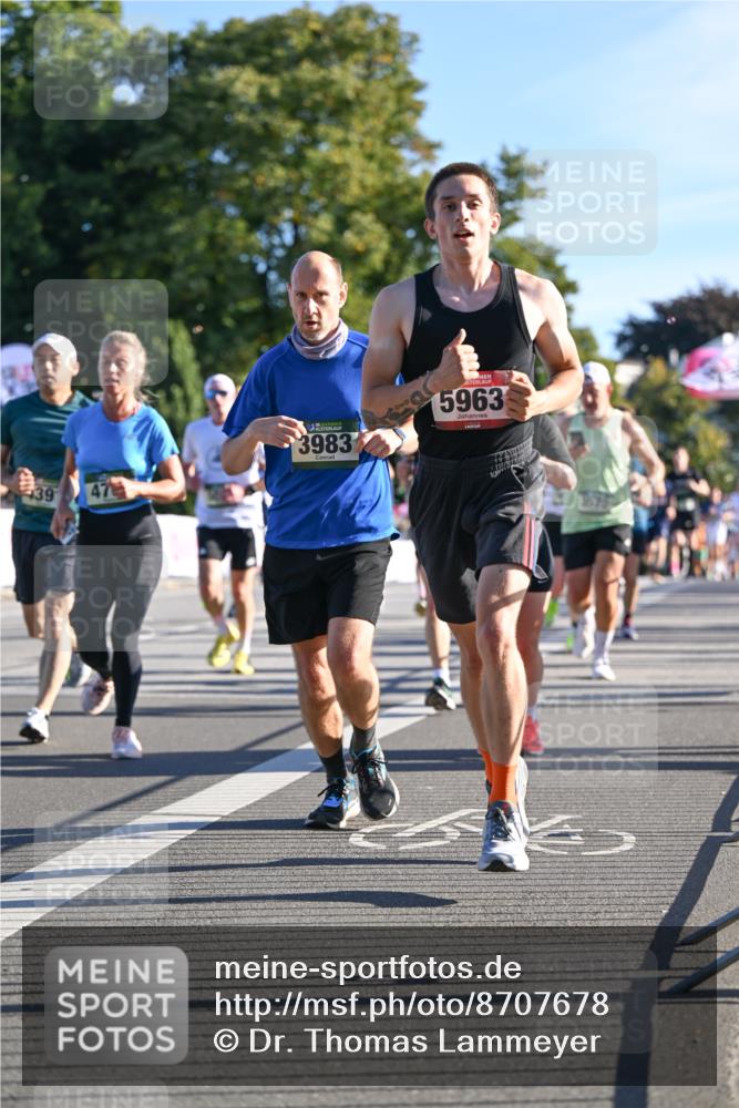 07.09.2025 - BARMER Alsterlauf Dr. Thomas Lammeyer http://msf.ph/oto/8707678 07.09.2025 09:28:34 Laufen 39, 3983, 5963 meine-sportfotos.de