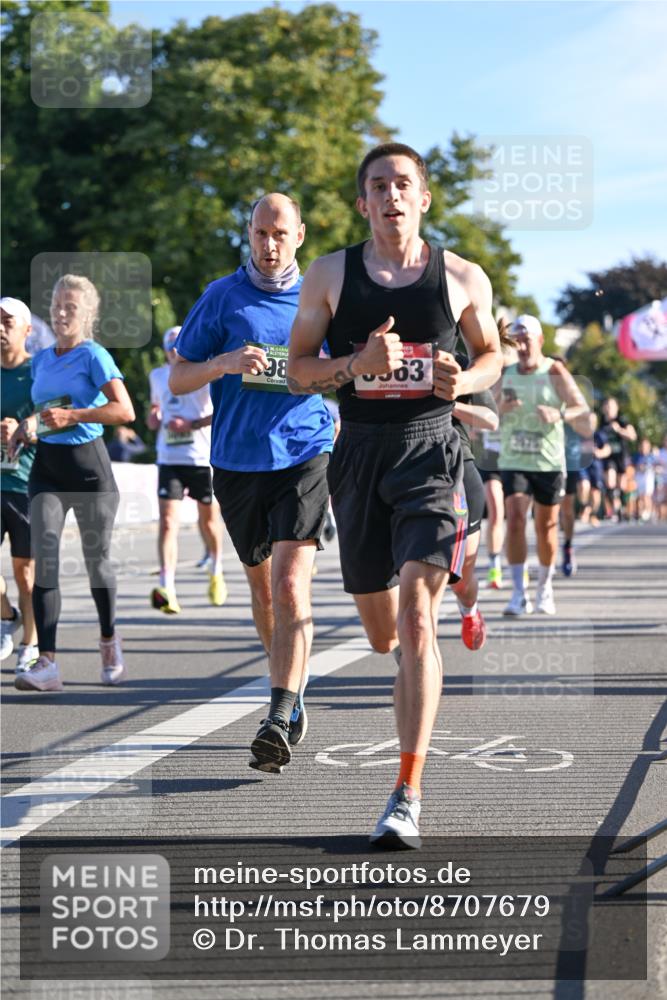 07.09.2025 - BARMER Alsterlauf Dr. Thomas Lammeyer http://msf.ph/oto/8707679 07.09.2025 09:28:34 Laufen 98, 363 meine-sportfotos.de