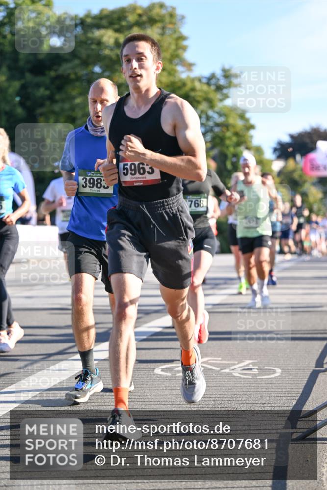 07.09.2025 - BARMER Alsterlauf Dr. Thomas Lammeyer http://msf.ph/oto/8707681 07.09.2025 09:28:34 Laufen 36, 3983, 5963, 768 meine-sportfotos.de