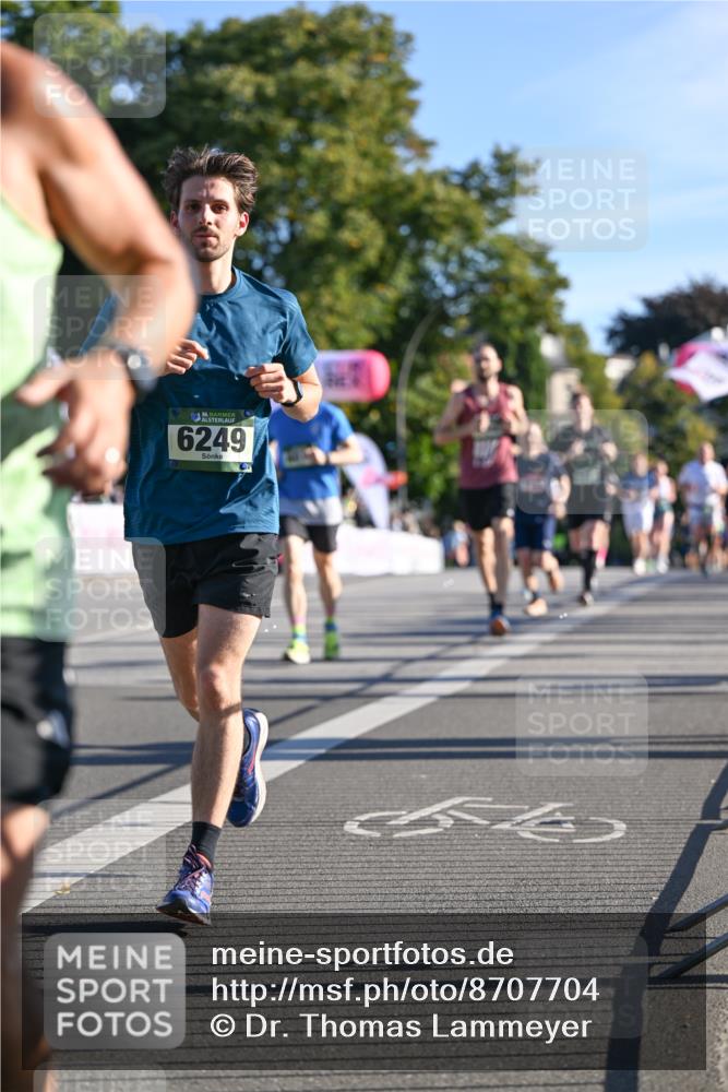 07.09.2025 - BARMER Alsterlauf Dr. Thomas Lammeyer http://msf.ph/oto/8707704 07.09.2025 09:28:38 Laufen 136, 6249, 554 meine-sportfotos.de