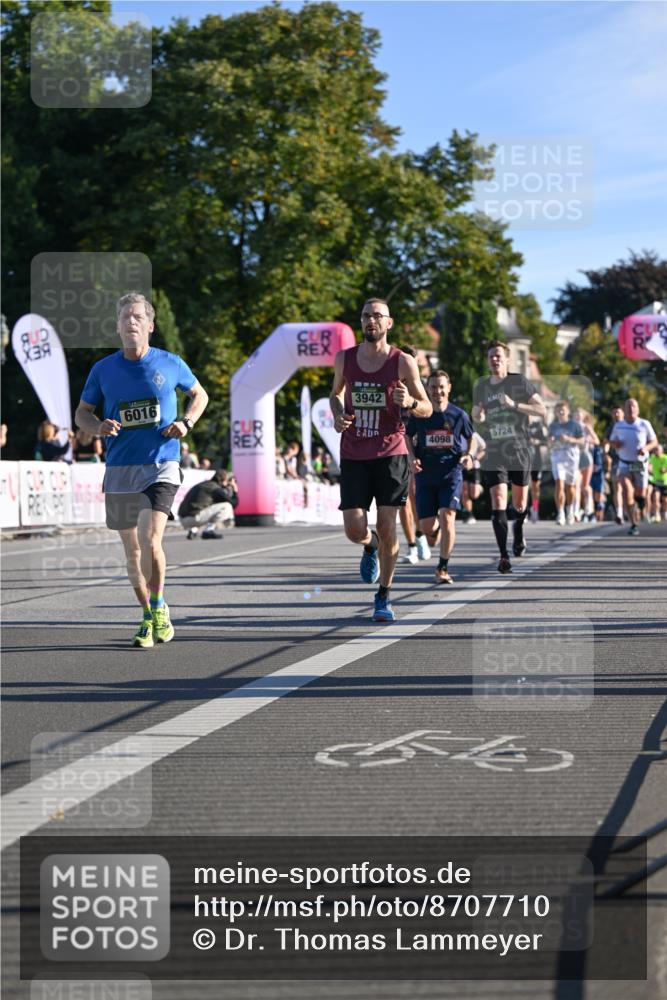 07.09.2025 - BARMER Alsterlauf Dr. Thomas Lammeyer http://msf.ph/oto/8707710 07.09.2025 09:28:39 Laufen 3942, 6016, 4098, 5724, 54 meine-sportfotos.de