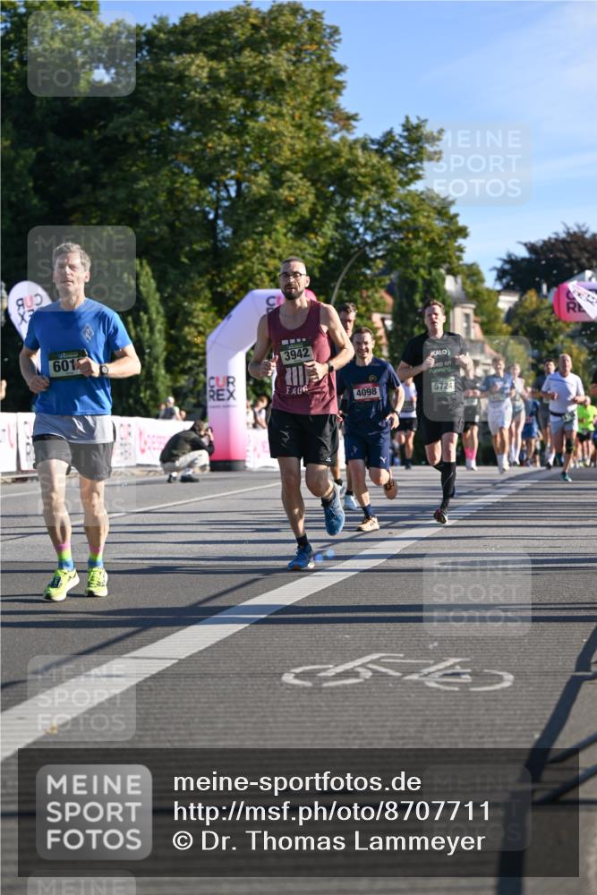 07.09.2025 - BARMER Alsterlauf Dr. Thomas Lammeyer http://msf.ph/oto/8707711 07.09.2025 09:28:39 Laufen 601, 3942, 4098, 5724, 554 meine-sportfotos.de