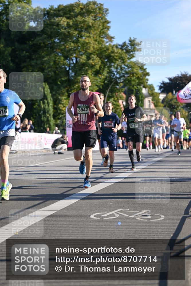 07.09.2025 - BARMER Alsterlauf Dr. Thomas Lammeyer http://msf.ph/oto/8707714 07.09.2025 09:28:40 Laufen 16, 3942, 4098, 5724, 54 meine-sportfotos.de