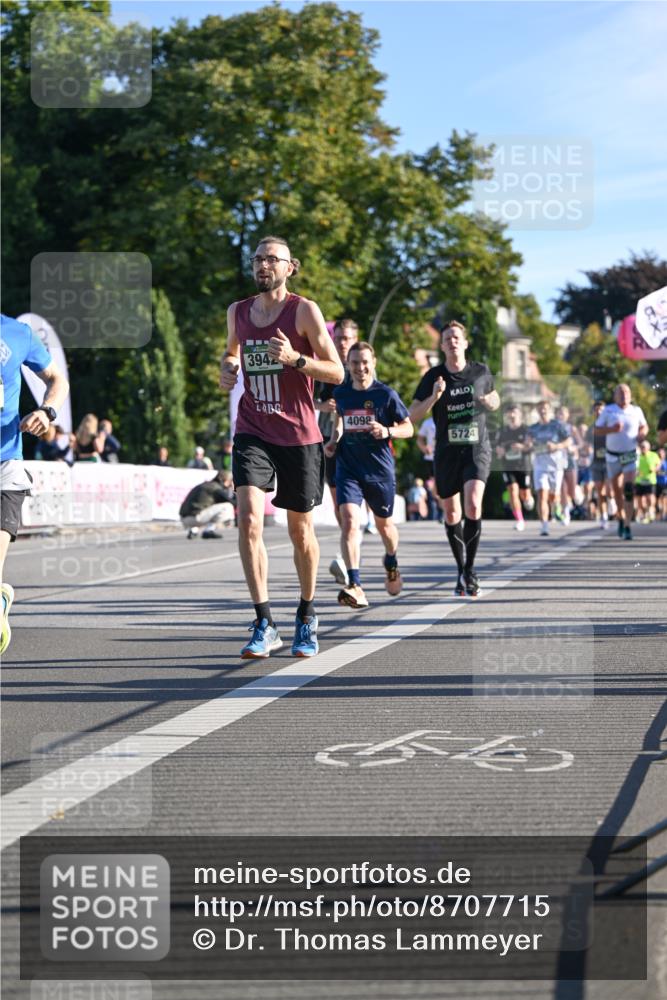 07.09.2025 - BARMER Alsterlauf Dr. Thomas Lammeyer http://msf.ph/oto/8707715 07.09.2025 09:28:40 Laufen 2510, 3942, 4098, 5724, 35 meine-sportfotos.de
