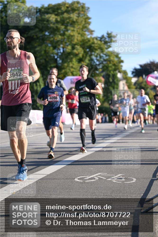 07.09.2025 - BARMER Alsterlauf Dr. Thomas Lammeyer http://msf.ph/oto/8707722 07.09.2025 09:28:41 Laufen 3942, 4098, 5724, 54 meine-sportfotos.de