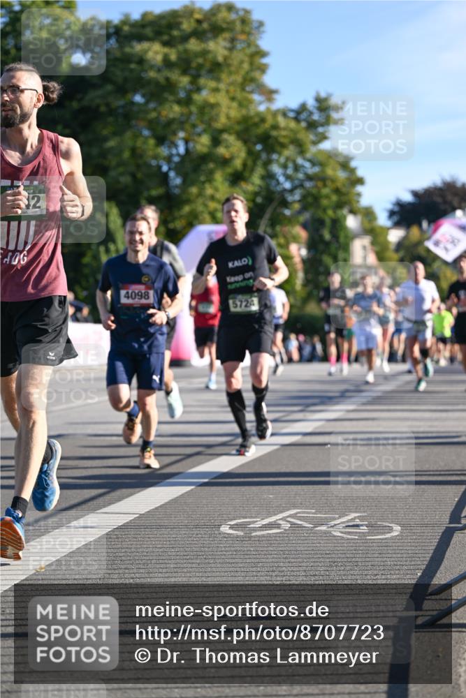 07.09.2025 - BARMER Alsterlauf Dr. Thomas Lammeyer http://msf.ph/oto/8707723 07.09.2025 09:28:41 Laufen 2, 4098, 5724, 564 meine-sportfotos.de