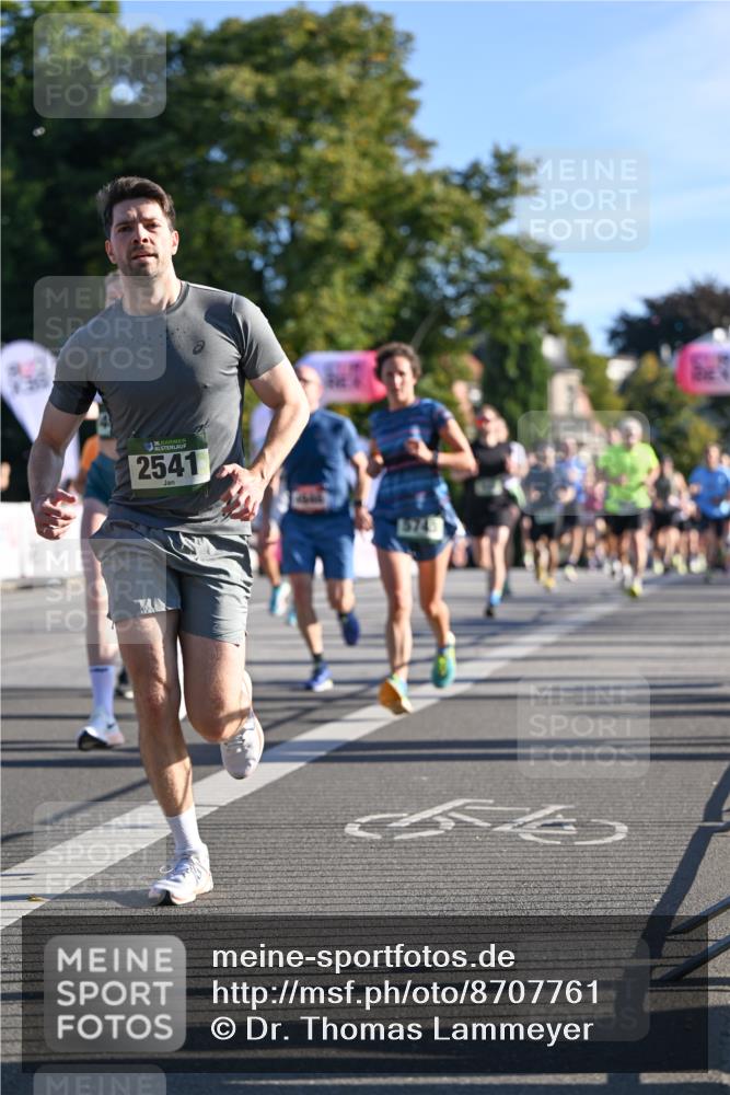 07.09.2025 - BARMER Alsterlauf Dr. Thomas Lammeyer http://msf.ph/oto/8707761 07.09.2025 09:28:47 Laufen 2541, 5746, 54 meine-sportfotos.de