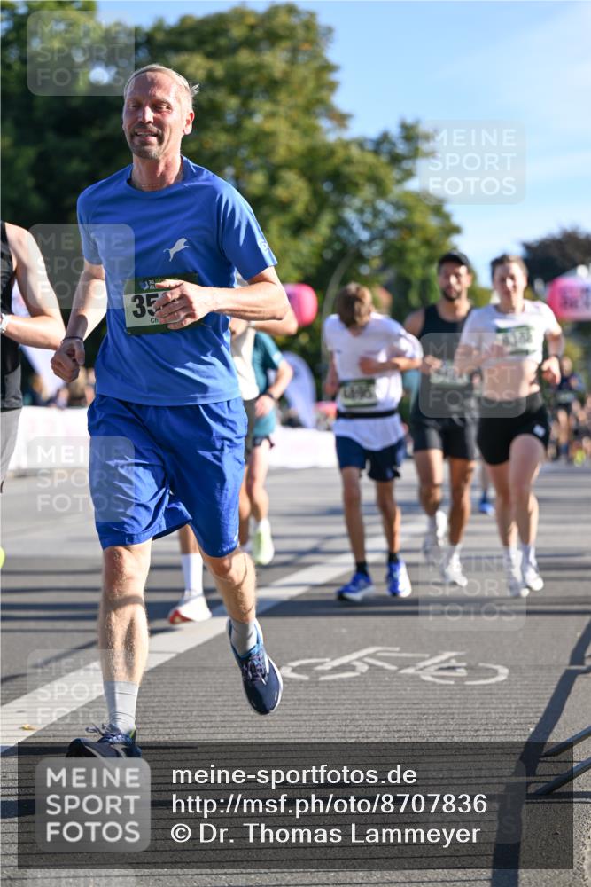 07.09.2025 - BARMER Alsterlauf Dr. Thomas Lammeyer http://msf.ph/oto/8707836 07.09.2025 09:29:00 Laufen 35 meine-sportfotos.de