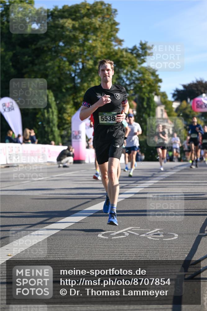 07.09.2025 - BARMER Alsterlauf Dr. Thomas Lammeyer http://msf.ph/oto/8707854 07.09.2025 09:29:03 Laufen 5538 meine-sportfotos.de