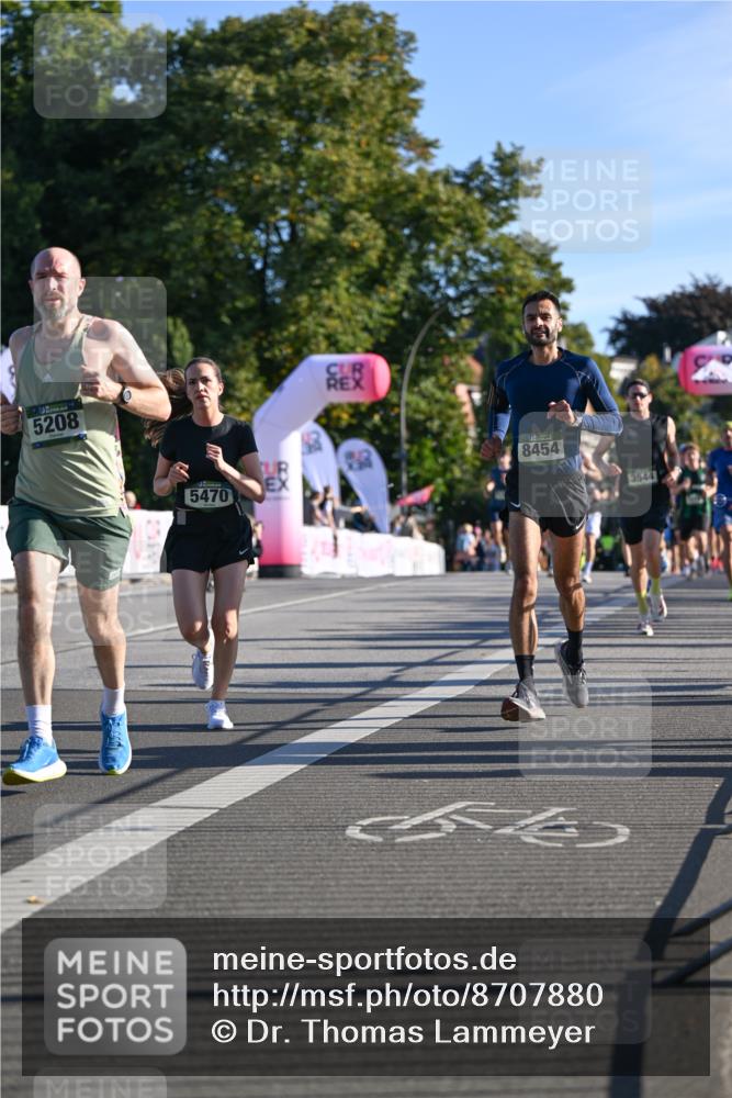 07.09.2025 - BARMER Alsterlauf Dr. Thomas Lammeyer http://msf.ph/oto/8707880 07.09.2025 09:29:07 Laufen 5208, 5470, 8454, 3544, 59 meine-sportfotos.de
