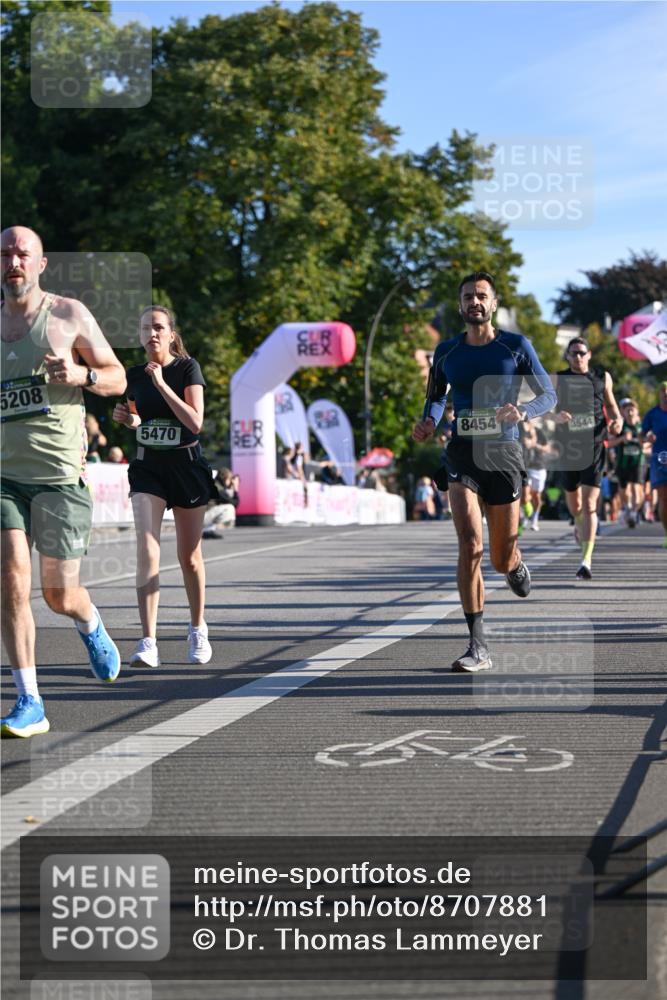 07.09.2025 - BARMER Alsterlauf Dr. Thomas Lammeyer http://msf.ph/oto/8707881 07.09.2025 09:29:07 Laufen 5208, 5470, 8454, 99 meine-sportfotos.de