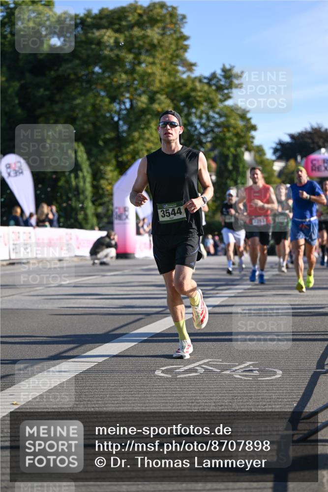 07.09.2025 - BARMER Alsterlauf Dr. Thomas Lammeyer http://msf.ph/oto/8707898 07.09.2025 09:29:10 Laufen 3544 meine-sportfotos.de