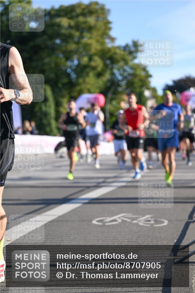 07.09.2025 - BARMER Alsterlauf Dr. Thomas Lammeyer http://msf.ph/oto/8707905 07.09.2025 09:29:11 Laufen  meine-sportfotos.de