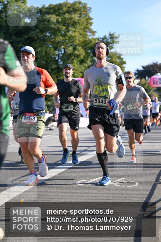 07.09.2025 - BARMER Alsterlauf Dr. Thomas Lammeyer http://msf.ph/oto/8707929 07.09.2025 09:29:15 Laufen 32, 2453, 3563, 5043, 514 meine-sportfotos.de