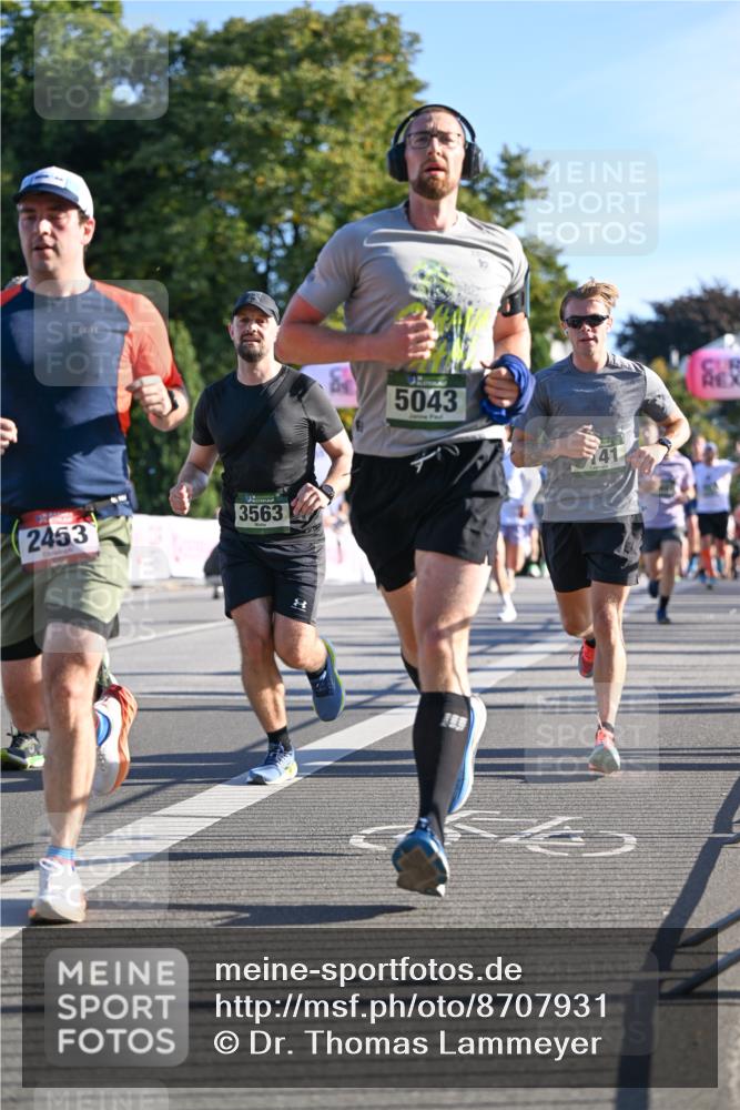 07.09.2025 - BARMER Alsterlauf Dr. Thomas Lammeyer http://msf.ph/oto/8707931 07.09.2025 09:29:16 Laufen 2453, 3563, 5043 meine-sportfotos.de
