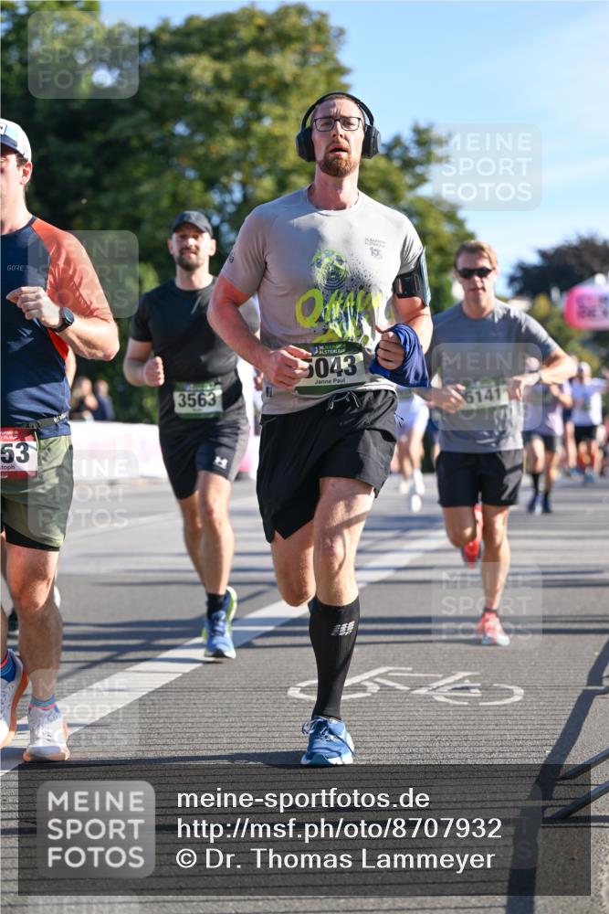 07.09.2025 - BARMER Alsterlauf Dr. Thomas Lammeyer http://msf.ph/oto/8707932 07.09.2025 09:29:16 Laufen 53, 3563, 36, 5043, 10, 6141 meine-sportfotos.de