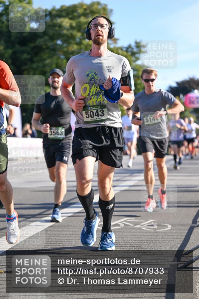 07.09.2025 - BARMER Alsterlauf Dr. Thomas Lammeyer http://msf.ph/oto/8707933 07.09.2025 09:29:16 Laufen 3563, 14, 36, 5043, 36, 514 meine-sportfotos.de