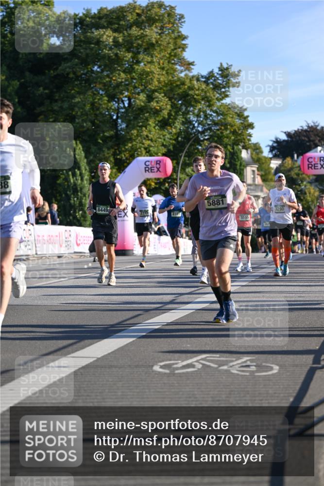 07.09.2025 - BARMER Alsterlauf Dr. Thomas Lammeyer http://msf.ph/oto/8707945 07.09.2025 09:29:19 Laufen 38, 8449, 5881, 8161, 3555, 3290 meine-sportfotos.de