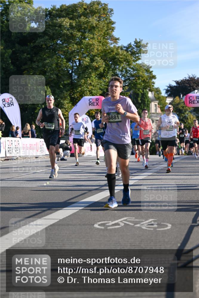 07.09.2025 - BARMER Alsterlauf Dr. Thomas Lammeyer http://msf.ph/oto/8707948 07.09.2025 09:29:19 Laufen 8449, 2777, 8161, 5881, 3555, 344, 290 meine-sportfotos.de