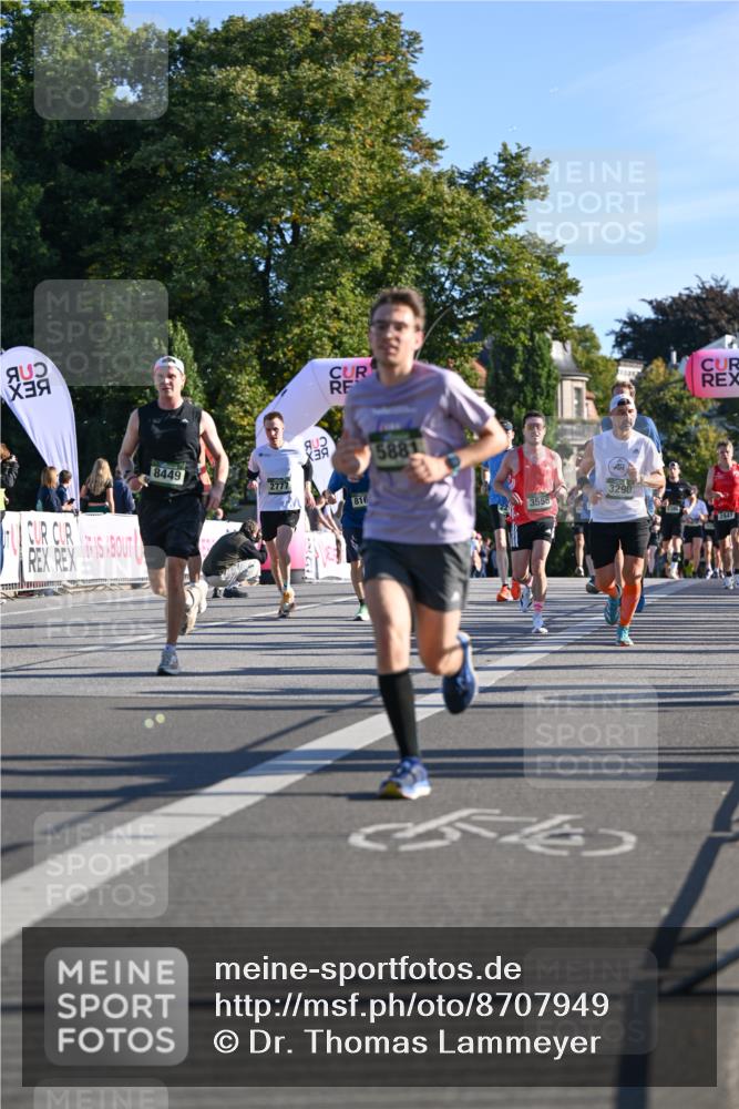 07.09.2025 - BARMER Alsterlauf Dr. Thomas Lammeyer http://msf.ph/oto/8707949 07.09.2025 09:29:20 Laufen 8449, 2777, 816, 5881, 3555, 3290, 44, 2949 meine-sportfotos.de